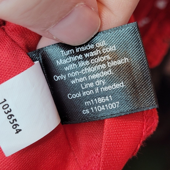 EUC red lace sweetheart neckline fittd tank top - Picture 3 of 9